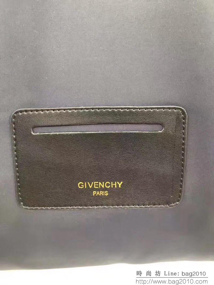 GlVENCHY紀梵希 2019年新款 爆款 帆布背包 配頭層牛皮 織帶＋兩顆小金屬五角星 休閒雙肩包 潮人必備款  tsg1204